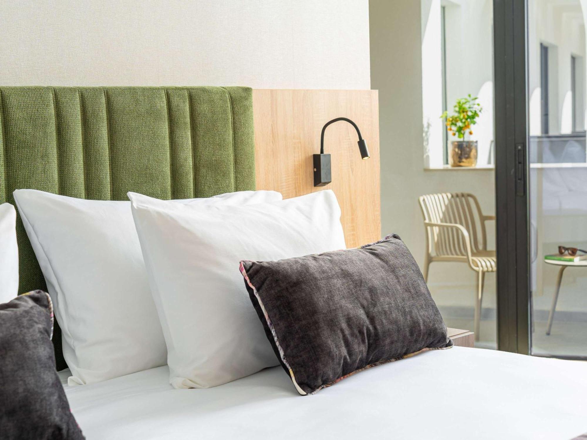 Mercure Conacul Cozieni Pasarea Экстерьер фото