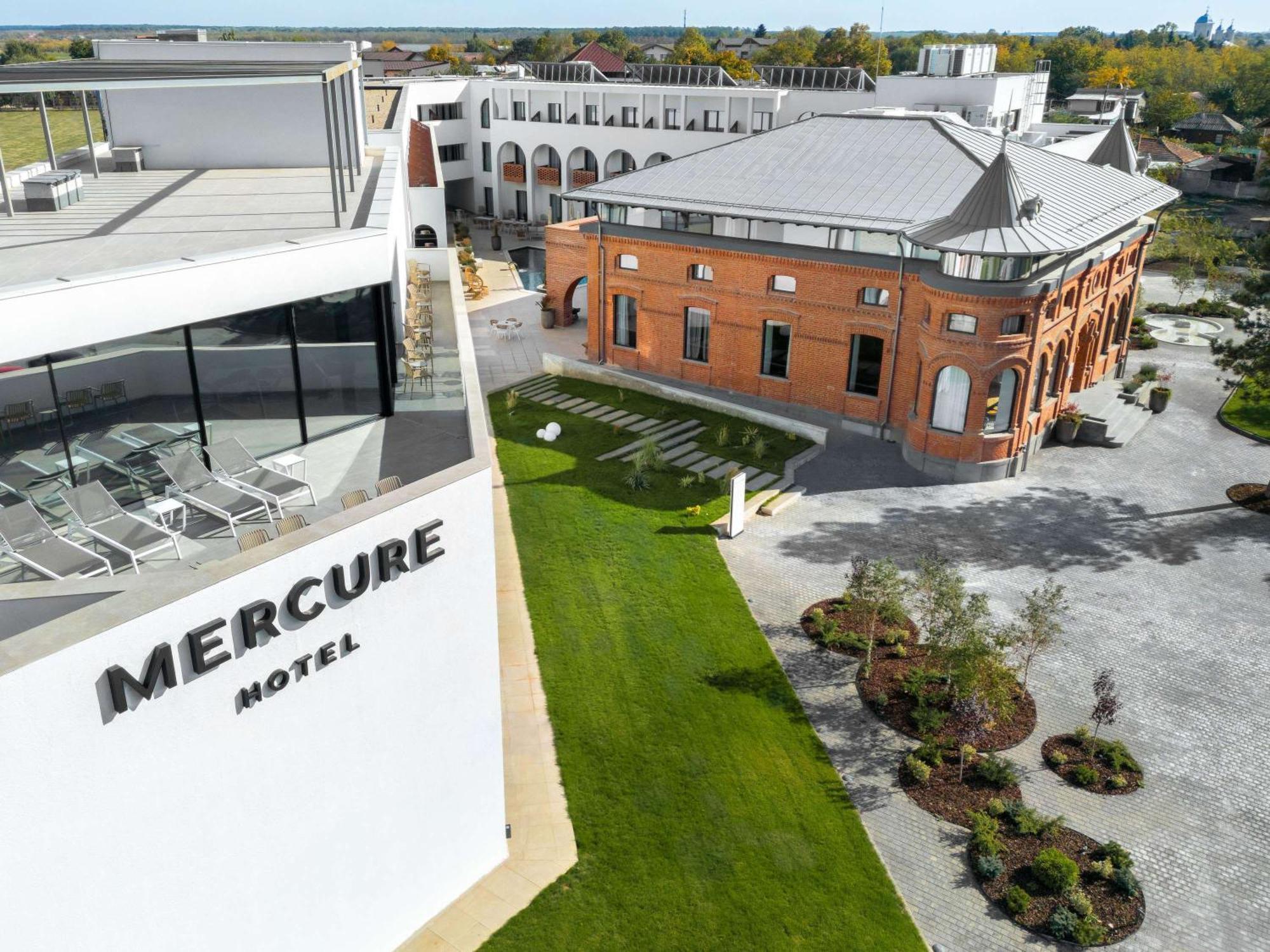 Mercure Conacul Cozieni Pasarea Экстерьер фото