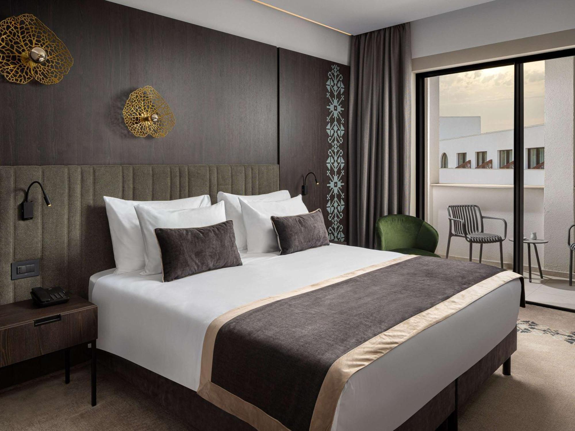 Mercure Conacul Cozieni Pasarea Экстерьер фото